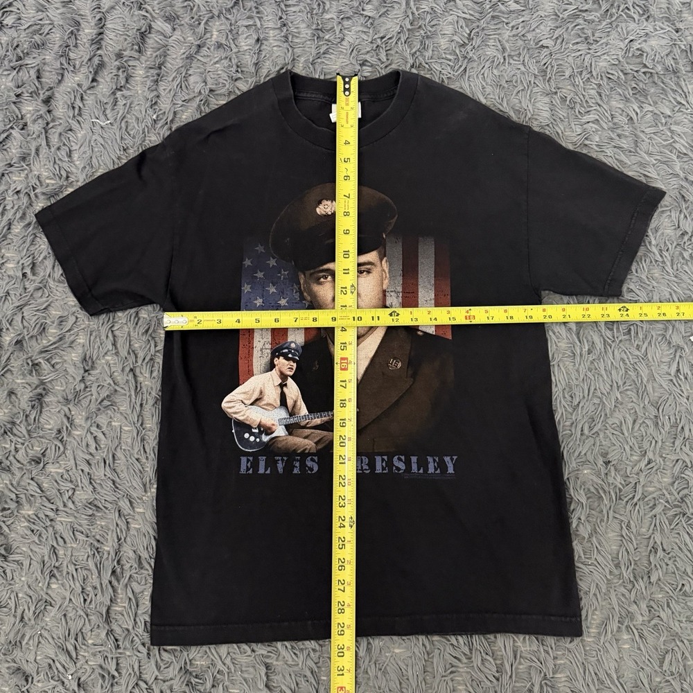 USA vintage 2002 Elvis Presley Young ARMY photos on Black T-Shirt AAA sz L - Picture 3 of 3
